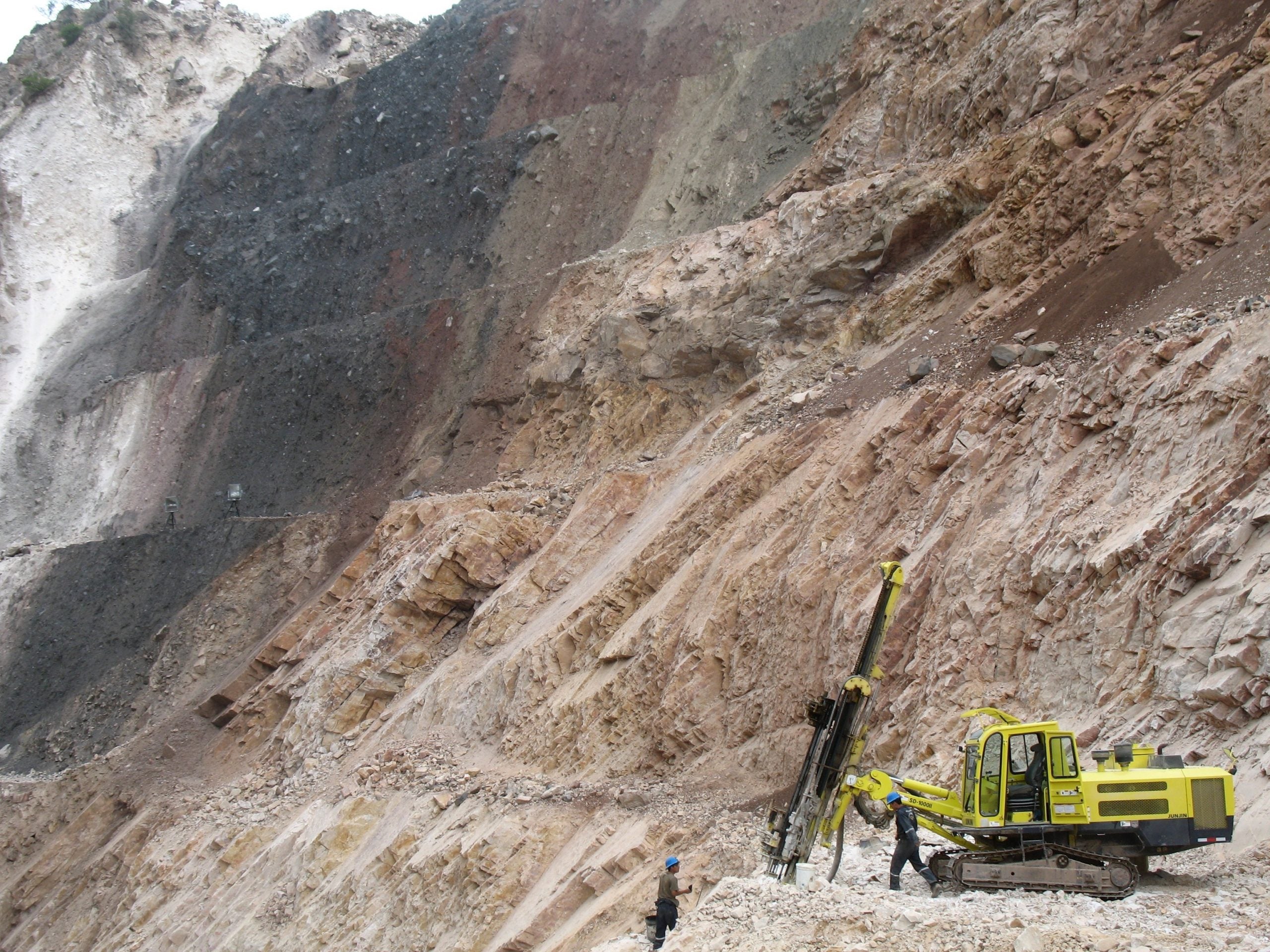 PERFORACIÓN Y VOLADURA